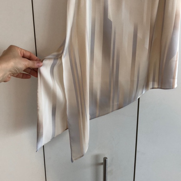 WHBM Asymmetrical top - Picture 6 of 6